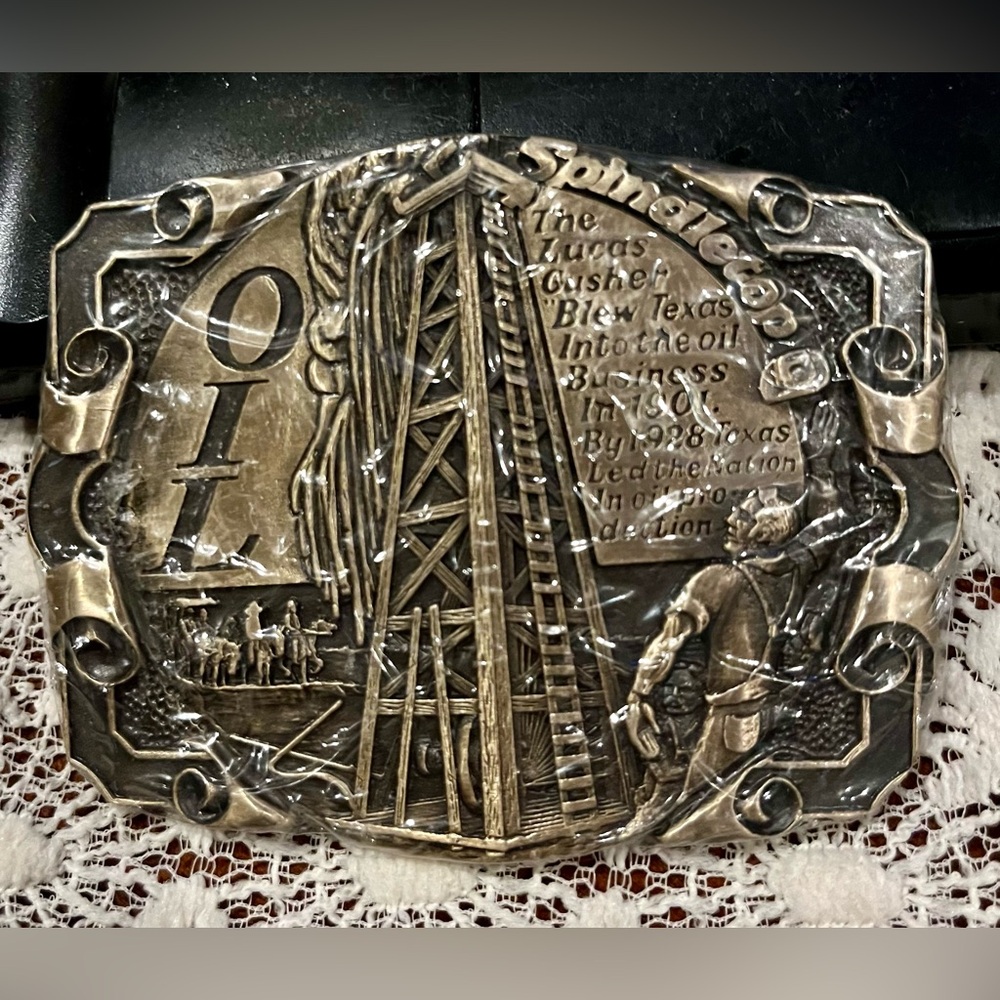 Vintage Texas Spindletop Oil Brass Belt Buckle The Lucas Gusher Oil Derrick